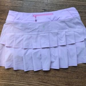 Lulu lemon skirt barely worn size 8